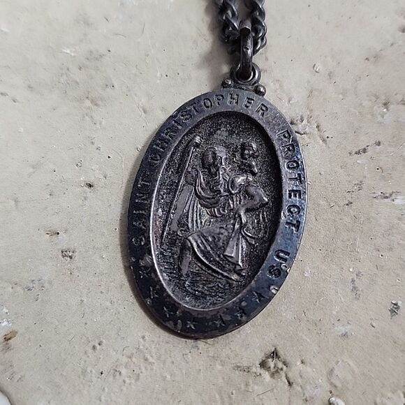 Antiquated Saint Christopher Sterling Silver Pendant & Chain - Picture 4 of 8